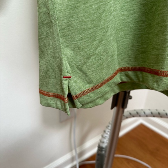 2 Men’s Orvis 3/4 zips. Both size XL in a t shirt material w Primland logo - Picture 7 of 11